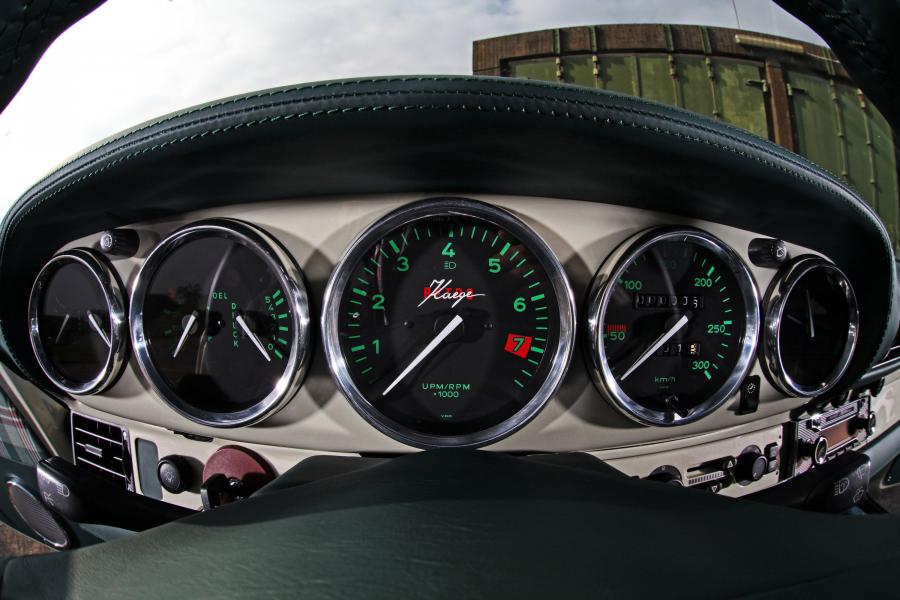 Панель приборов Porsche 911 Retro Evergreen by Kaege (993) 2016 года  (фото 31 из 44)